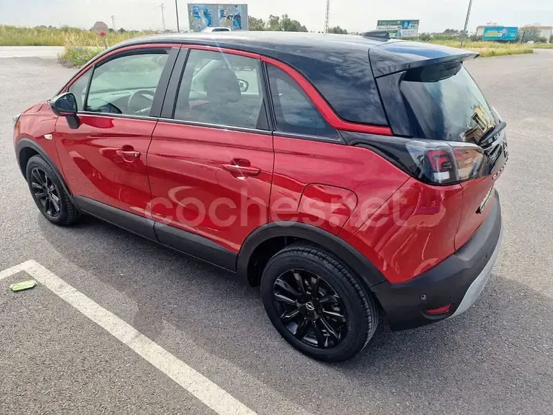 Usado Opel Crossland GS Line 110 CV (80 kW) 2021 Granate SUV