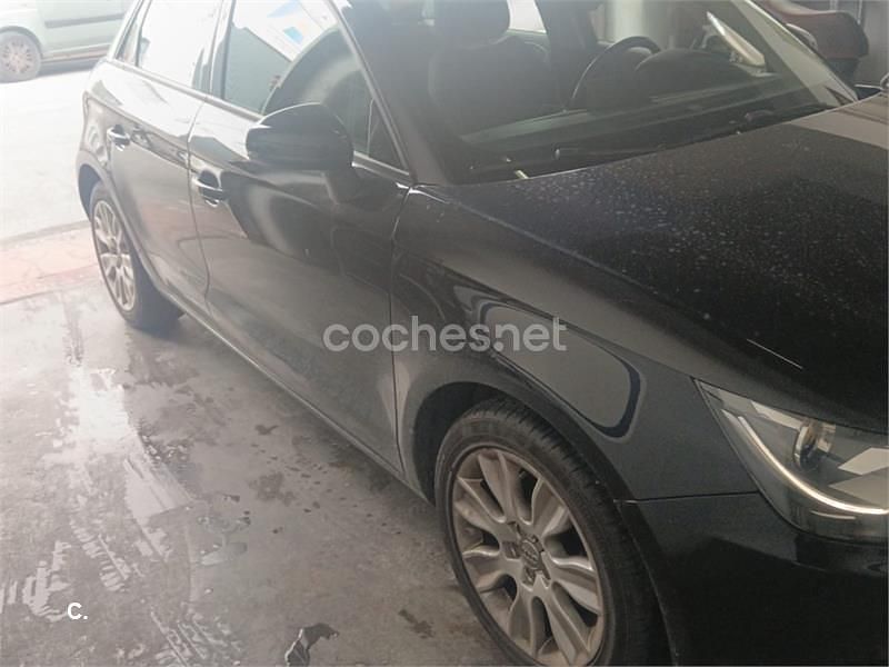 Usado Audi A1 Sportback Attraction 90 CV (66 kW) 2012 Negro Utilitario