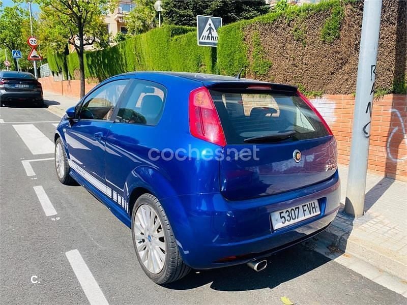 Usado Fiat Grande Punto Sport 95 CV (69 kW) 2007 Azul Utilitario