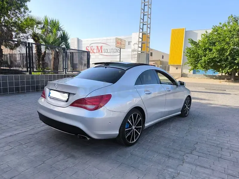 Usado Mercedes CLA220 AMG line 170 CV (125 kW) 2013 Gris / plata Coupe