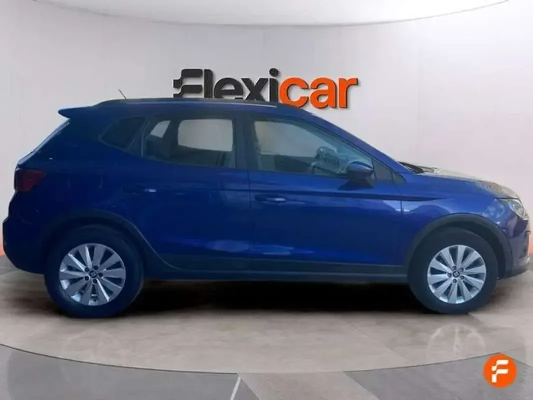 Usado Seat Arona Ecomotive 95 CV (69 kW) 2018 Azul SUV
