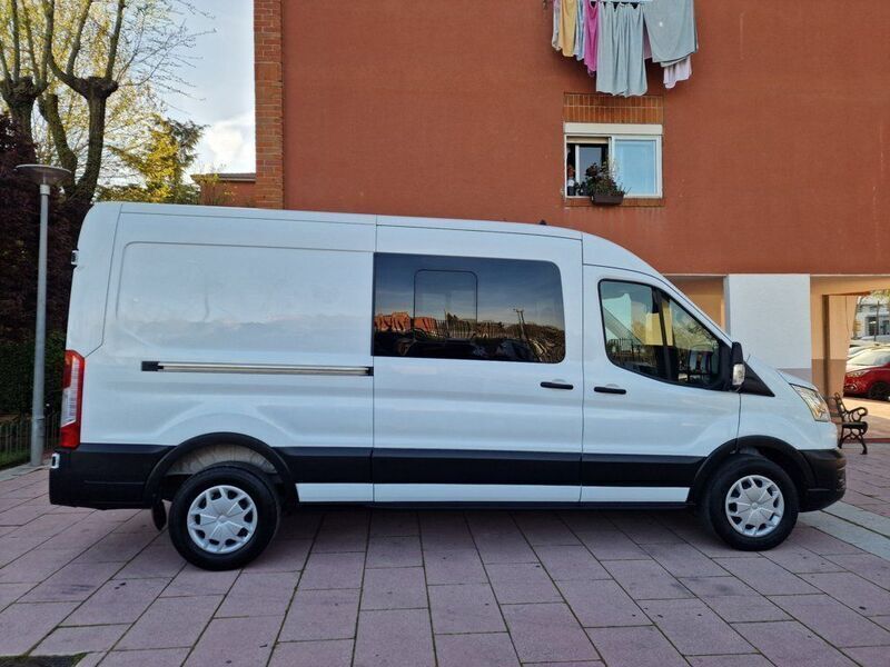 Usado Ford Transit Trend 130 CV (95 kW) 2021 Blanco Berlina