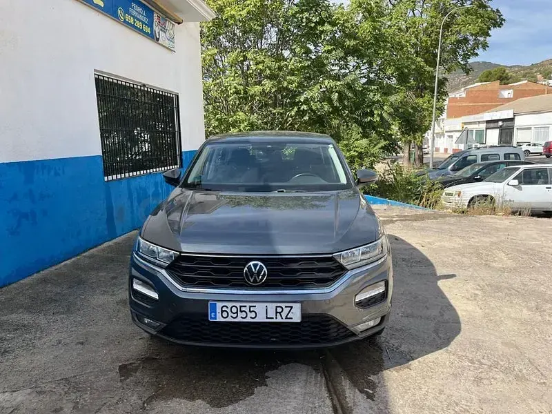 Usado VW T-Roc Advance 115 CV (84 kW) 2021 Gris / plata SUV