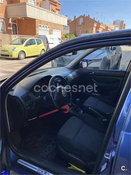 Azul Usado 2001 VW Golf IV Berlina | 1300 € (Super precio) - Imagen 1/4
