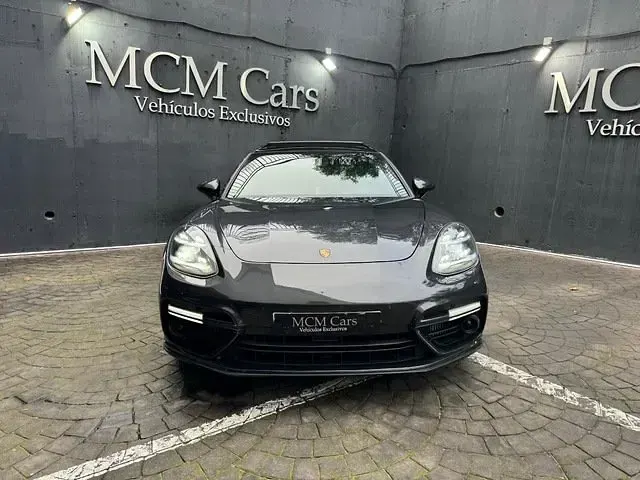 Käytetty Porsche Panamera Turbo 550 HP (404 kW) 2018 Harmaa Sedan