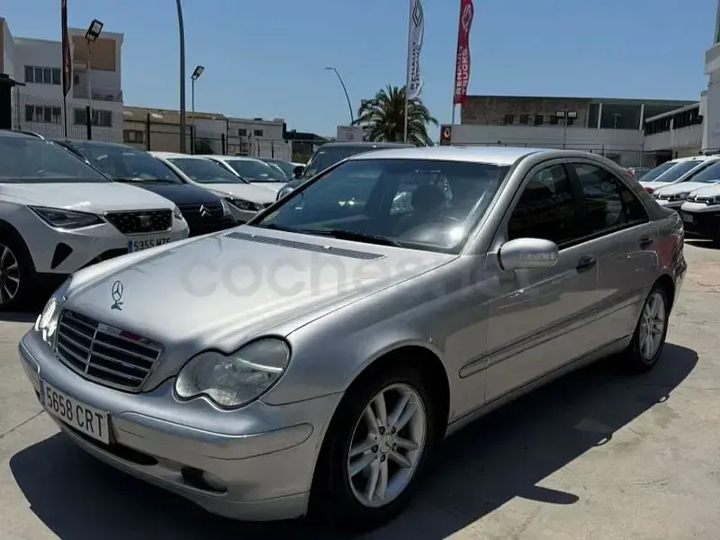 Usado Mercedes C180 Classic 143 CV (105 kW) 2004 Gris / plata Berlina