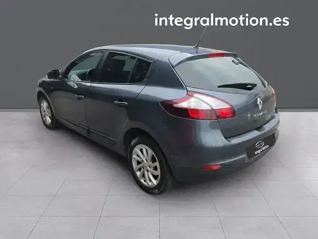 Usado Renault Mégane III LIMITED 115 CV (84 kW) 2015 Gris