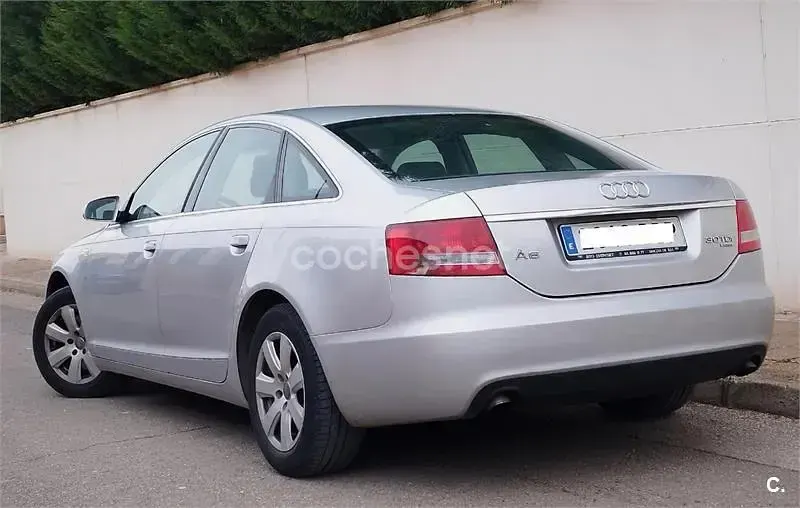 Usado Audi A6 225 CV (165 kW) 2006 Gris / plata Berlina