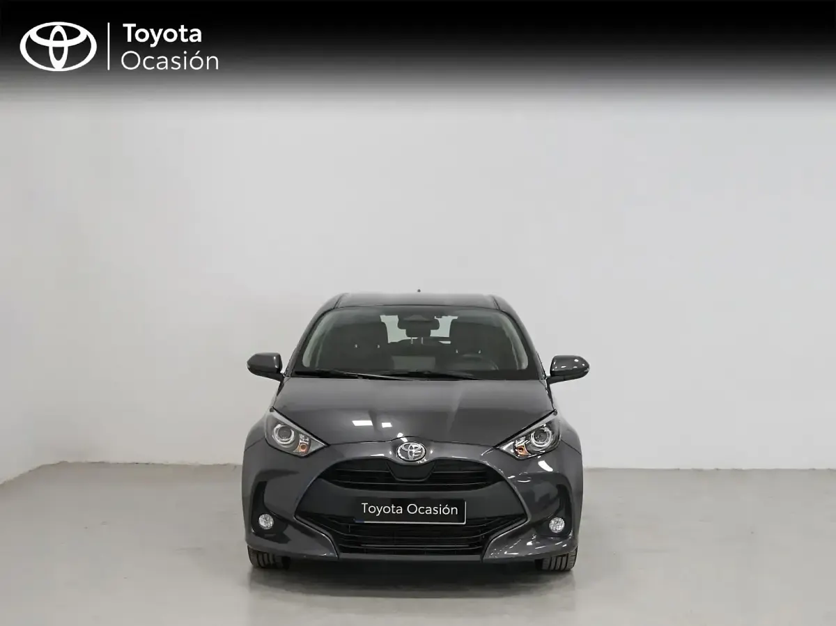 Usado Toyota Yaris Active 116 CV (85 kW) 2025 Gris Utilitario