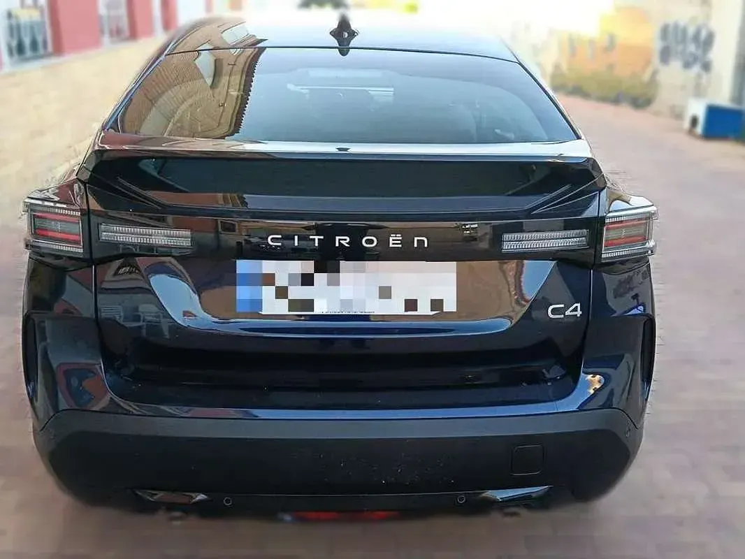 Usado Citroën C4 Business Class 136 CV (100 kW) 2025 Azul SUV