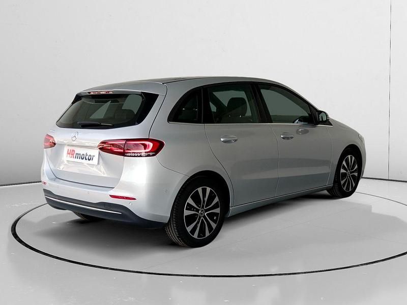 Usado Mercedes B180 116 CV (85 kW) 2021 Gris Monovolumen