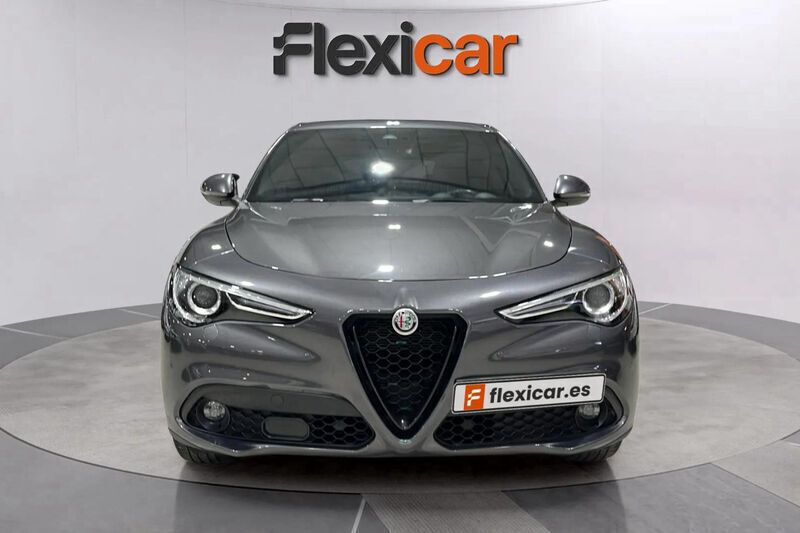 Usado Alfa Romeo Stelvio Sprint 162 CV (119 kW) 2022 Gris SUV
