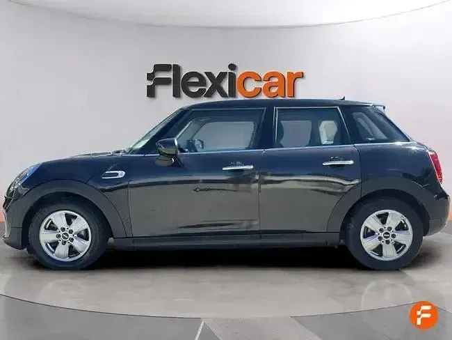Usado Mini ONE 102 CV (75 kW) 2020 Negro Utilitario