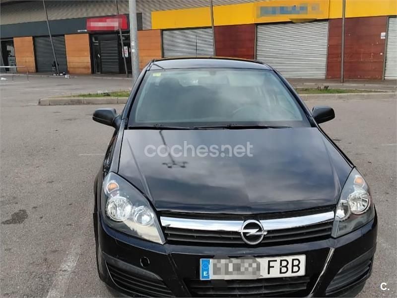 Usado Opel Astra Edition 103 CV (75 kW) 2006 Negro Berlina