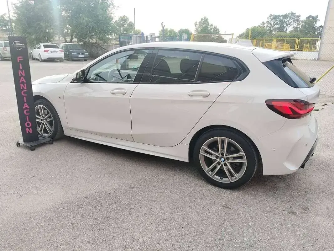 Usado BMW 116 M Sport 116 CV (85 kW) 2022 Blanco Utilitario