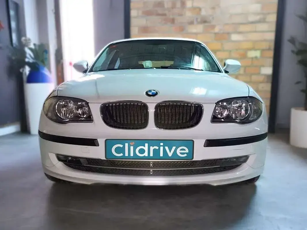 Usado BMW 116 116 CV (85 kW) 2011 Blanco Utilitario