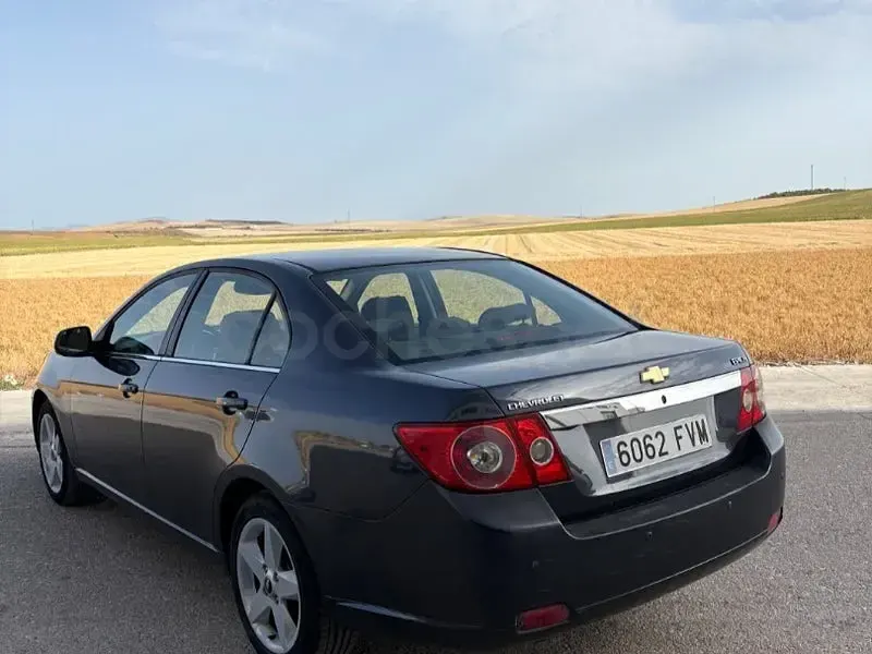 Usado Chevrolet Epica 150 CV (110 kW) 2007 Gris / plata Berlina