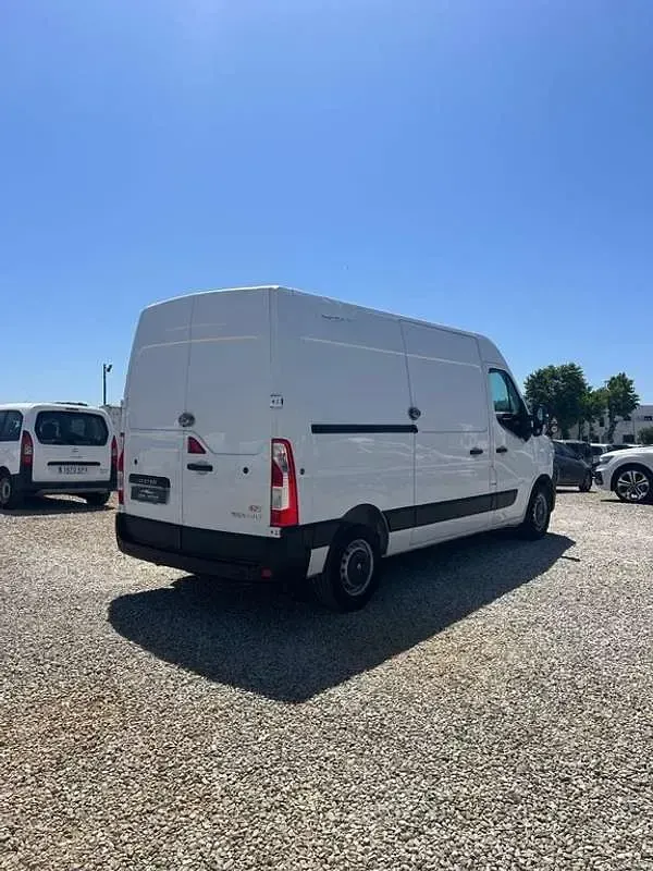 Usado Renault Master R.S. 130 CV (95 kW) 2019 Blanco Van