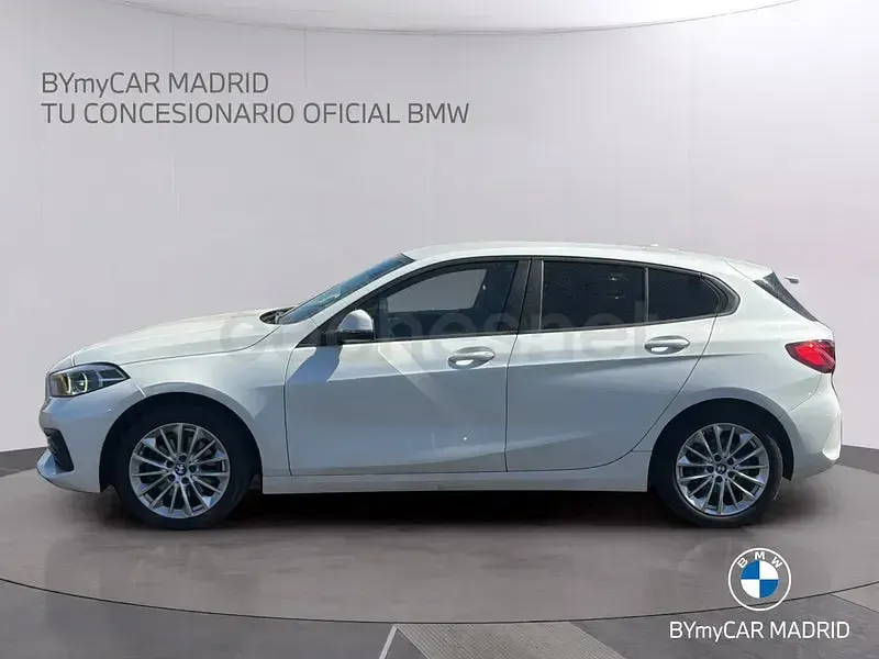 Usado BMW 118 Comfort Edition 140 CV (102 kW) 2022 Blanco Berlina