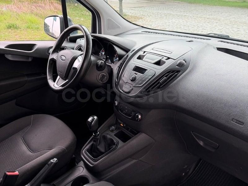 Usado Ford Tourneo Courier Sport 100 CV (73 kW) 2021 Blanco Monovolumen