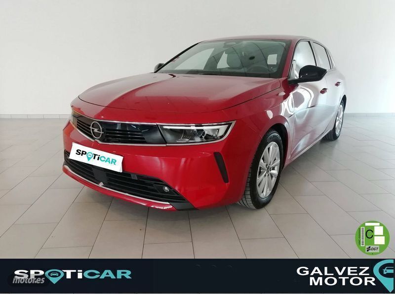 Rojo Usado 2023 Opel Astra Edition Berlina | 17.950 € (Precio justo) - Imagen 1/4