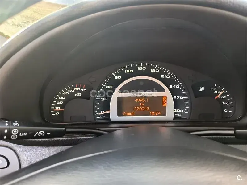 Usado Mercedes C32 AMG AMG 354 CV (260 kW) 2001 Violeta / lila Familiar