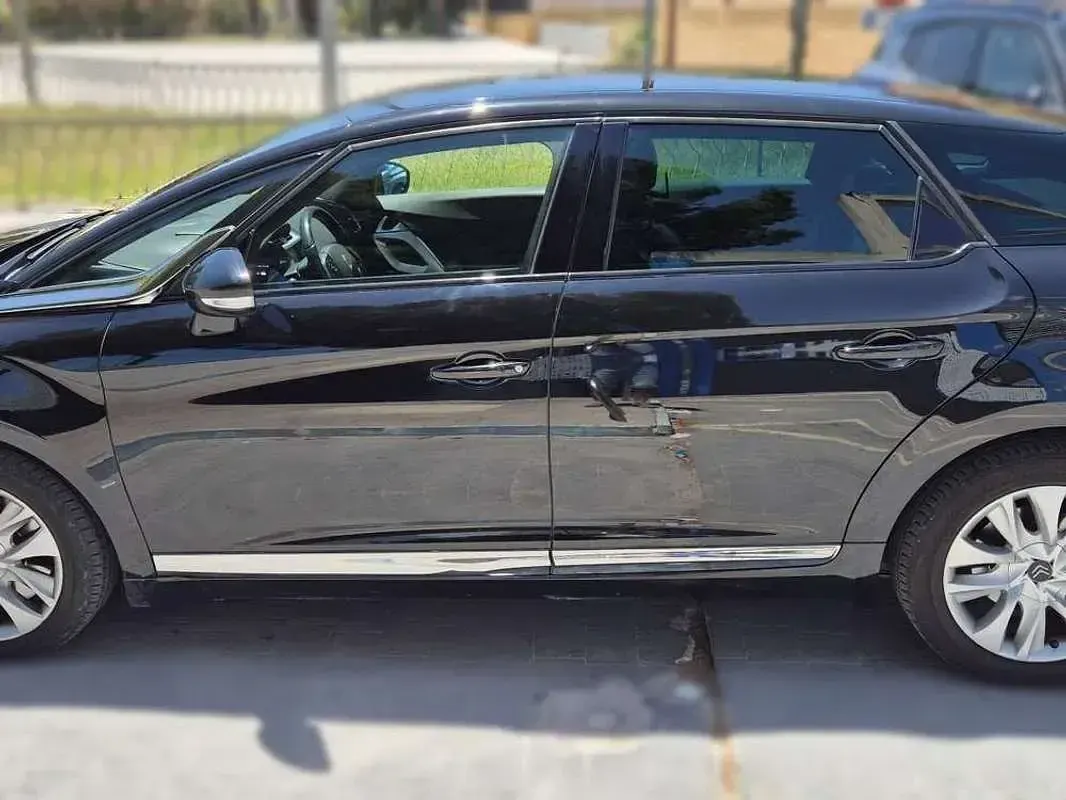 Usado Citroën DS5 181 CV (133 kW) 2015 Negro Utilitario