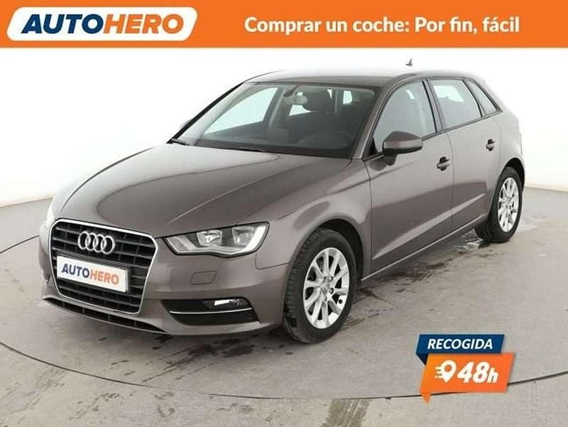 Usado Audi A3 Attraction 110 CV (80 kW) 2014 Gris Utilitario