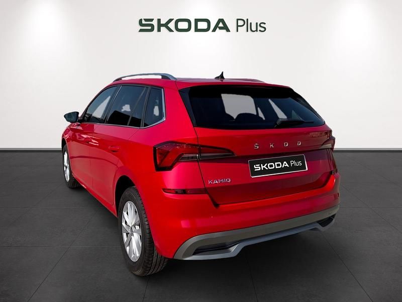 Usado Skoda Kamiq Selection 115 CV (84 kW) 2024 Rojo SUV