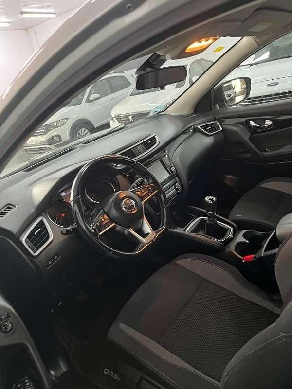 Usado Nissan Qashqai Acenta 116 CV (85 kW) 2020 Gris SUV