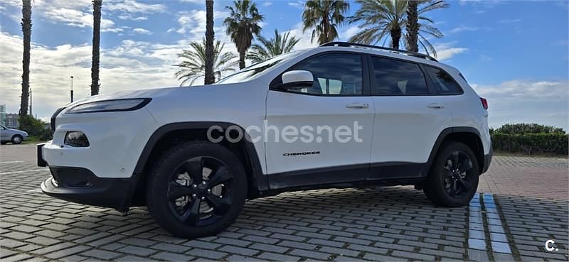 Usado Jeep Cherokee Night Eagle 185 CV (136 kW) 2018 Blanco SUV