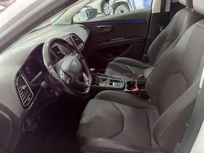 Usado Seat Leon FR 150 CV (110 kW) 2019 Blanco Familiar