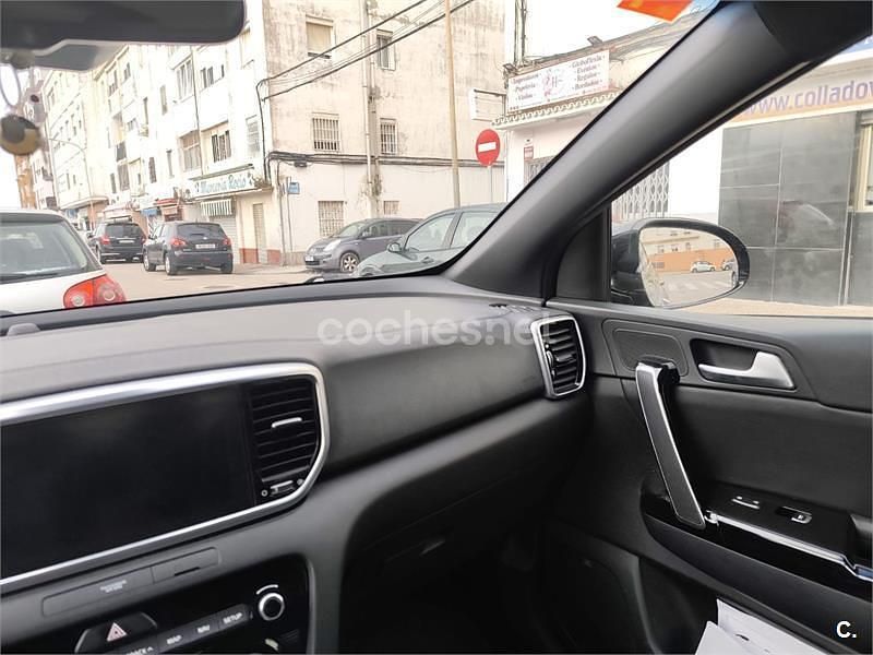 Usado Kia Sportage GT-Line 136 CV (100 kW) 2019 Negro SUV