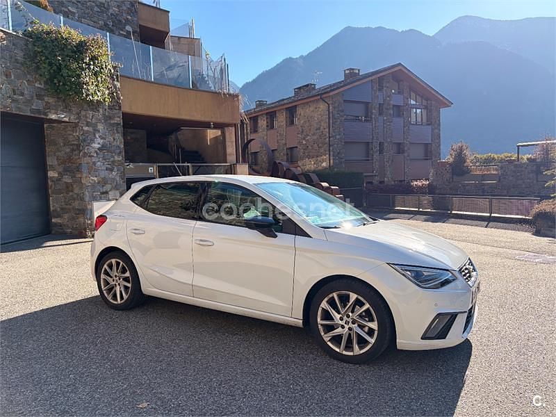 Usado Seat Ibiza FR 110 CV (80 kW) 2022 Blanco Berlina