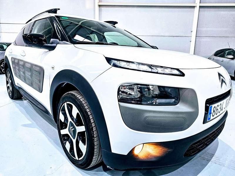 Usado Citroën C4 Cactus Shine 100 CV (73 kW) 2015 Blanco Utilitario
