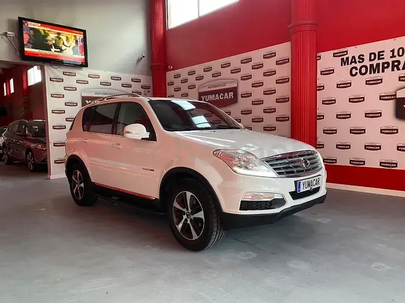 Usado SsangYong Rexton Limited 155 CV (114 kW) 2015 Blanco SUV