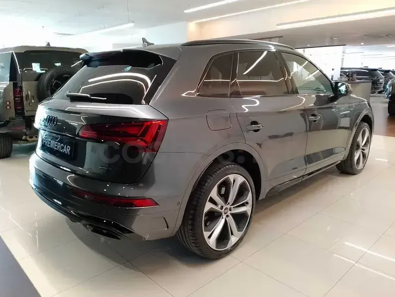 Usado Audi Q5 Sport 265 CV (194 kW) 2023 Gris / plata SUV