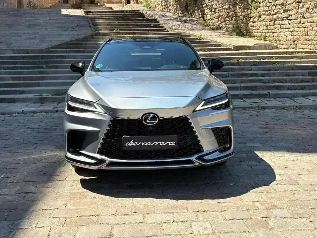 Usado Lexus RX450h Sport Line 371 CV (272 kW) 2024 Plateado SUV