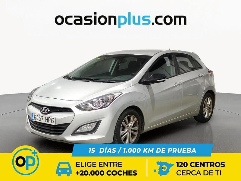 Usado Hyundai i30 110 CV (80 kW) 2013 Gris plata Utilitario