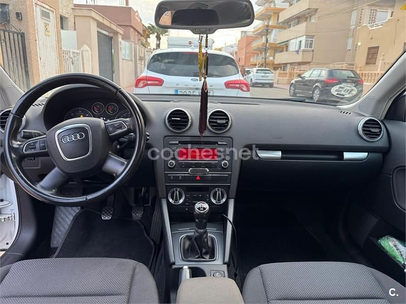 Usado Audi A3 Ambiente 105 CV (77 kW) 2011 Blanco Berlina