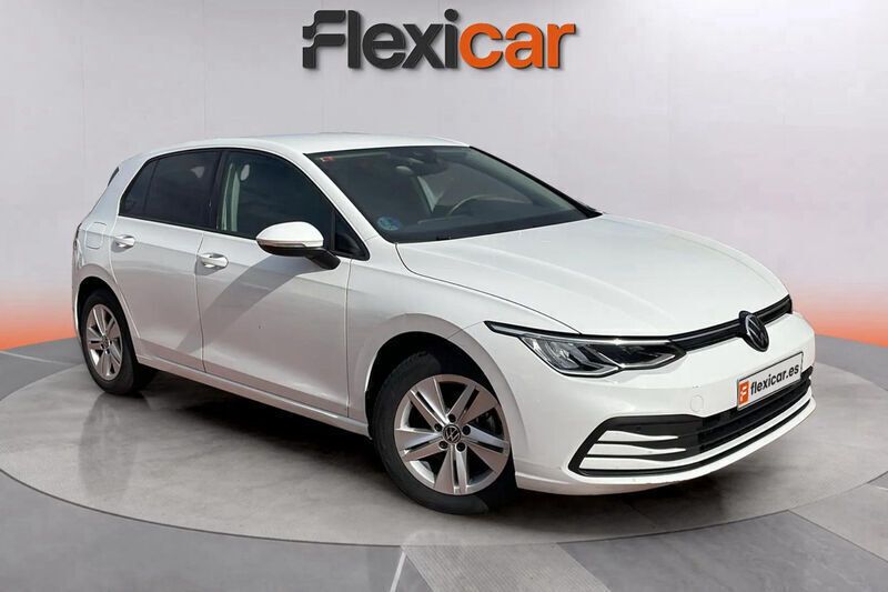 Blanco Usado 2021 VW Golf VIII Life Berlina | 15.890 € (Buen precio) - Imagen 1/4