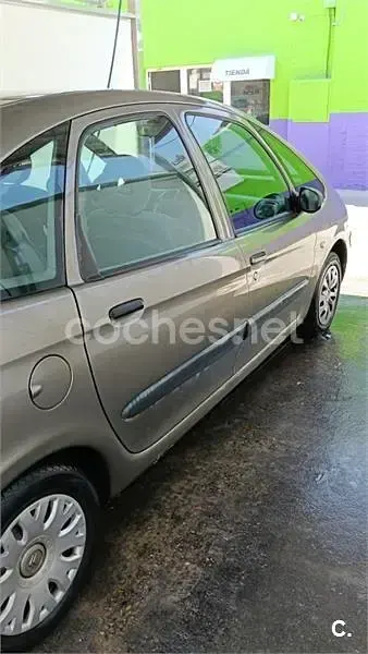 Usado Citroën Xsara Picasso 92 CV (67 kW) 2009 Beige Monovolumen