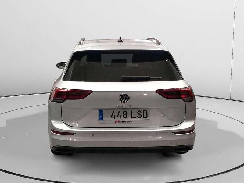 Usado VW Golf VIII Life 111 CV (81 kW) 2021 Gris Familiar