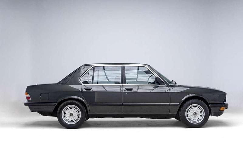 Usado BMW 528 184 CV (135 kW) 1986 Verde Berlina