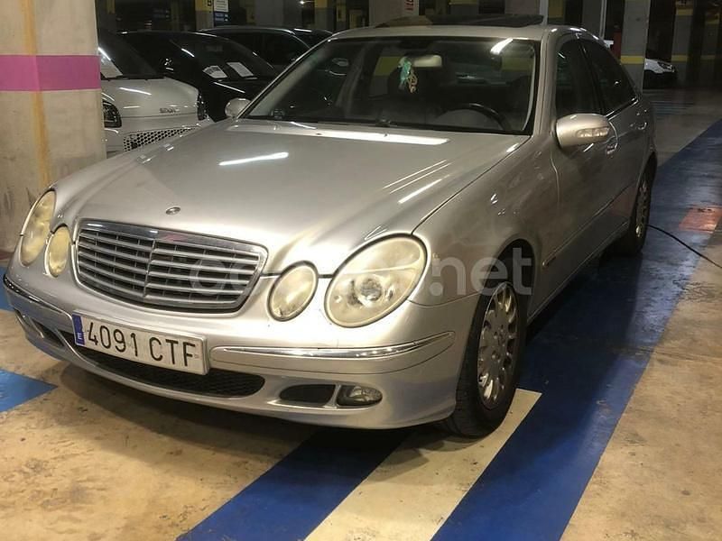 Gris / plata Usado 2002 Mercedes E270 Avantgarde Berlina | 2450 € - Imagen 1/4