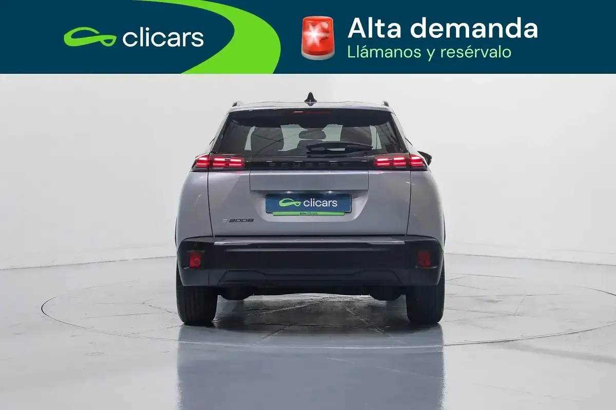 Usado Peugeot e-2008 Allure 114 kW (156 CV) 2025 Gris SUV