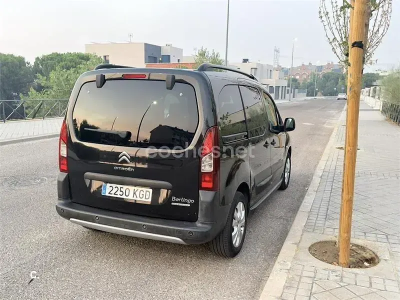Usado Citroën Berlingo 102 CV (75 kW) 2018 Negro Monovolumen