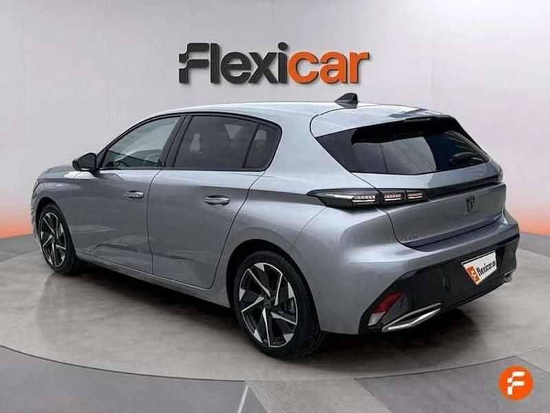 Usado Peugeot 308 Allure 131 CV (96 kW) 2024 Gris Utilitario