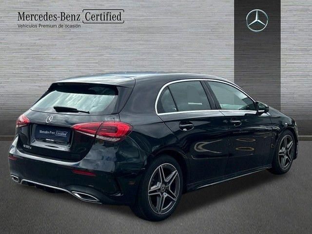 Usado Mercedes A180 AMG line 116 CV (85 kW) 2022 Negro cosmos