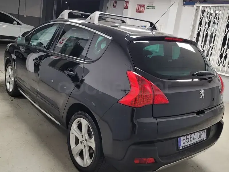 Usado Peugeot 3008 Premium 110 CV (80 kW) 2009 Negro Familiar
